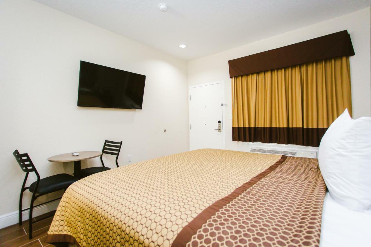 Scottish Inn & Suites Baytown Exterior foto